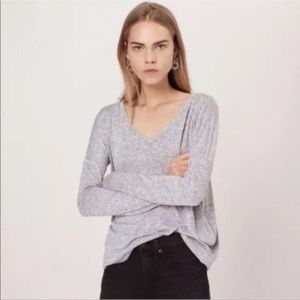 Rag & Bone Theo Long Sleeve V-neck Knit Tee in Heather Gray